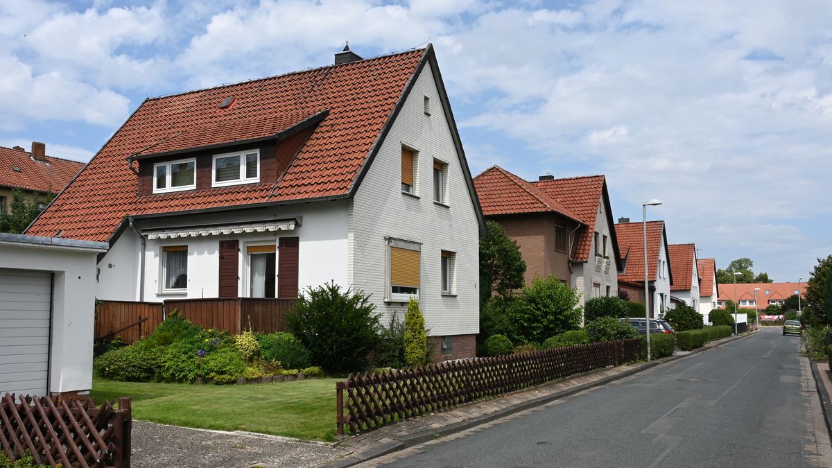 Češi bydlí skoro nejhůř v Evropě. Od potupy nás zachránily střechy a topení